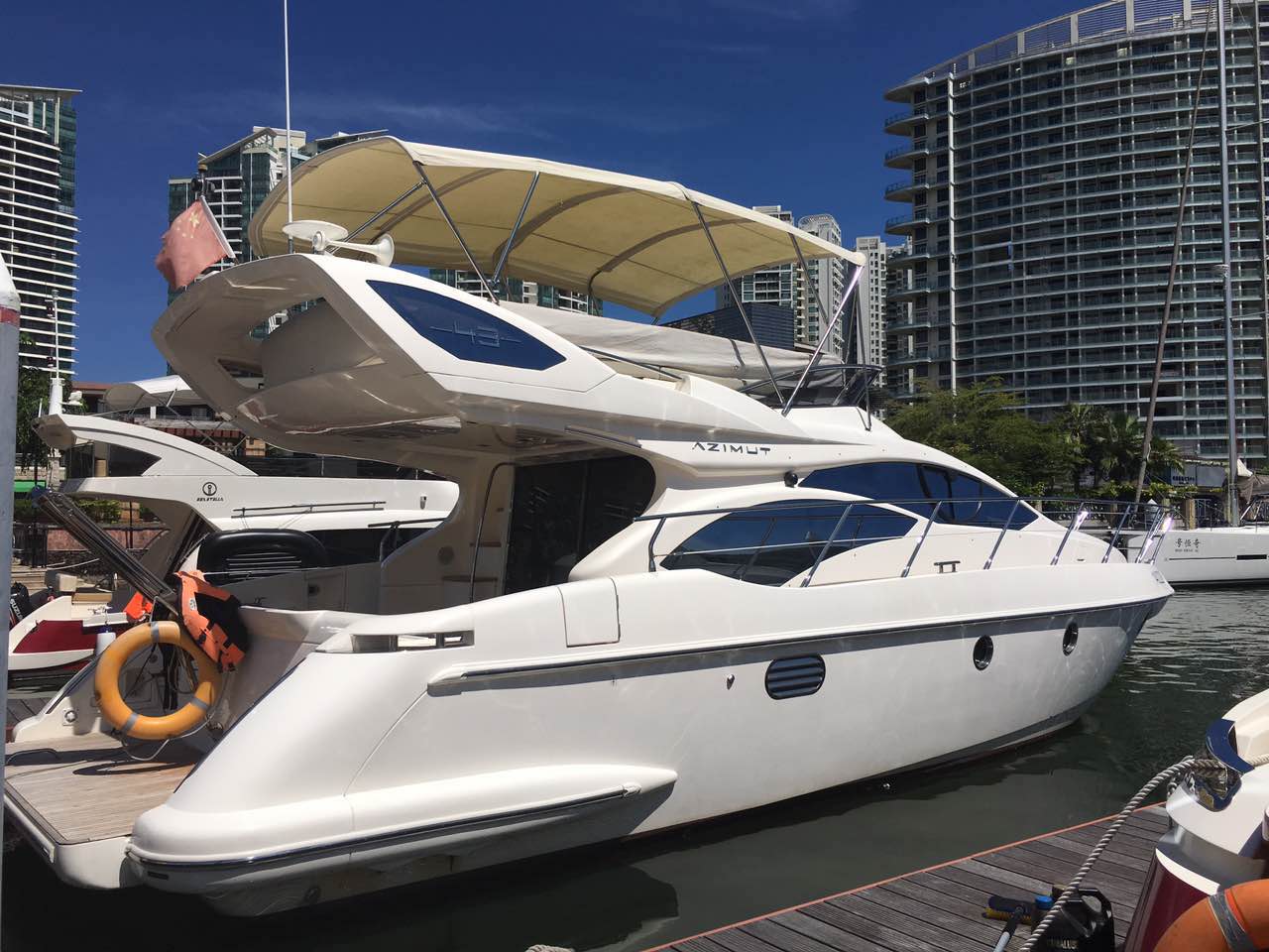 Azimut 43