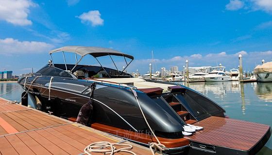 Riva38英尺