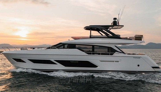 Ferretti 720