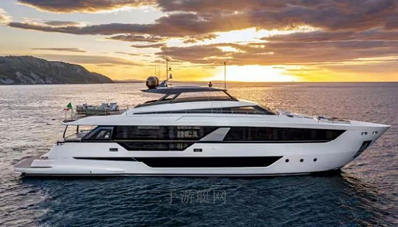 Ferretti 1000