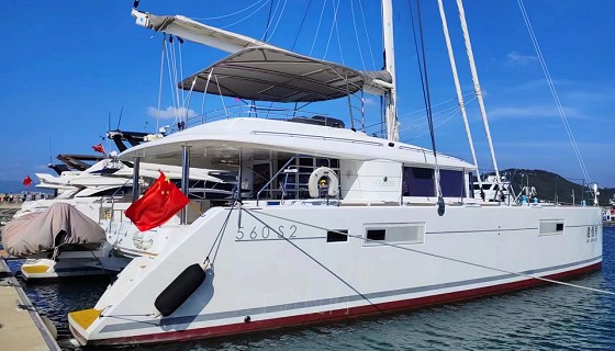 lagoon 560S2