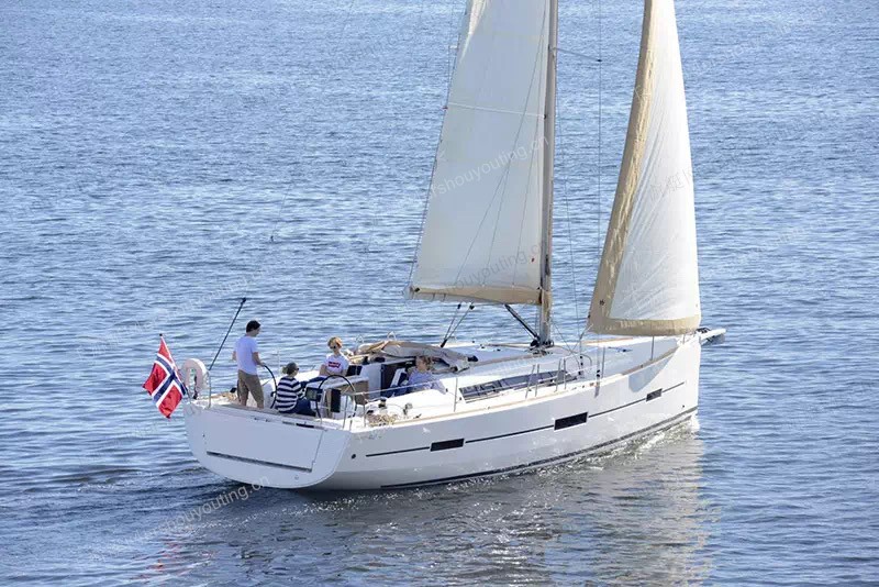DUFOUR 412