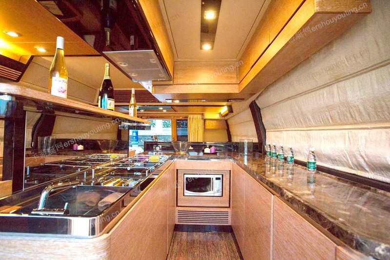 Azimut 64