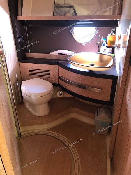 Azimut 64
