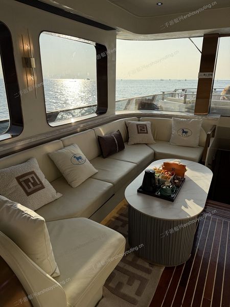 110 尺商务游艇