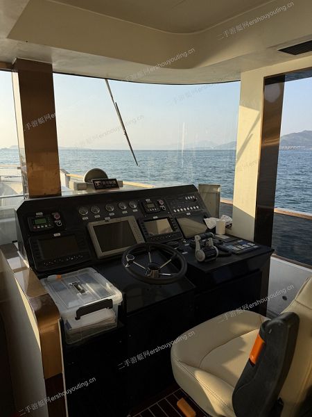 110 尺商务游艇