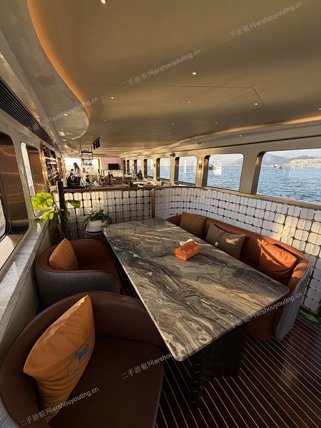 110 尺商务游艇