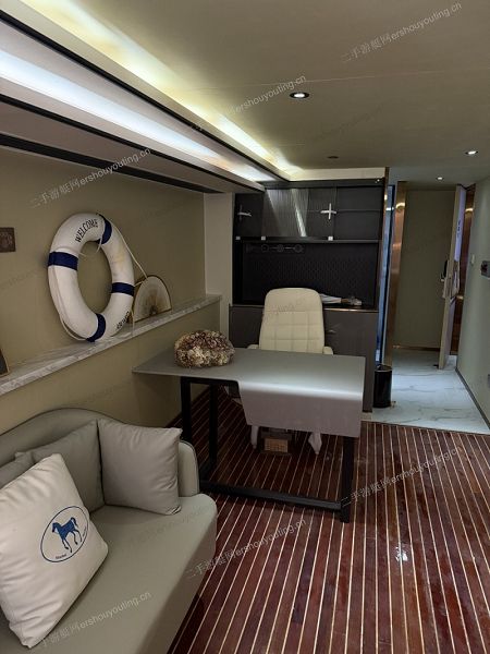 110 尺商务游艇