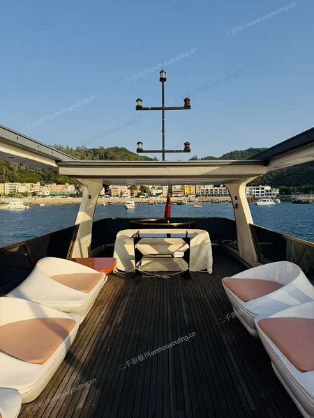 110 尺商务游艇