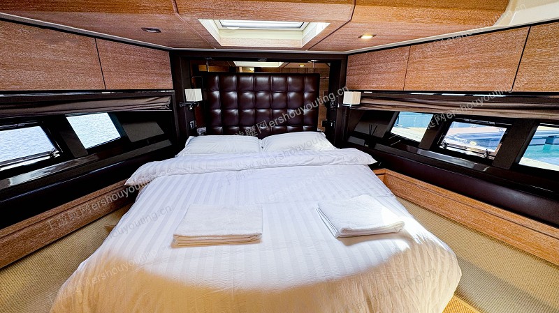 Azimut 70