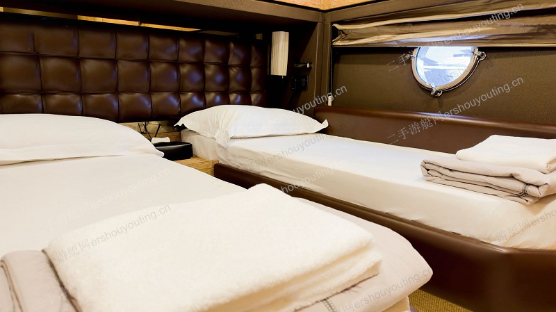 Azimut 70