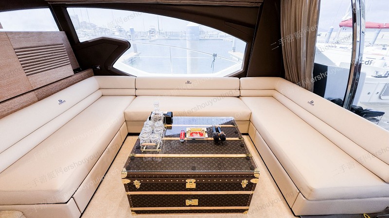 Azimut 70