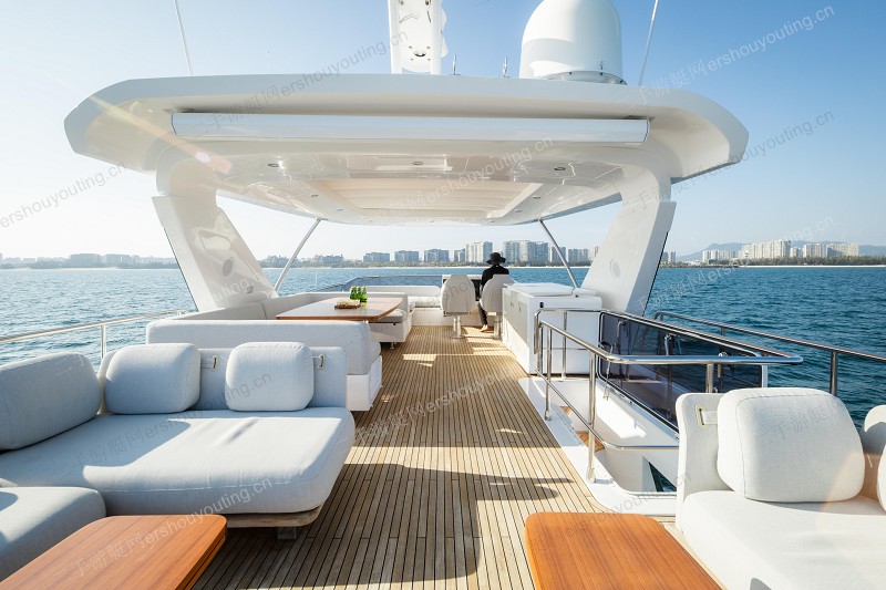 Azimut 72