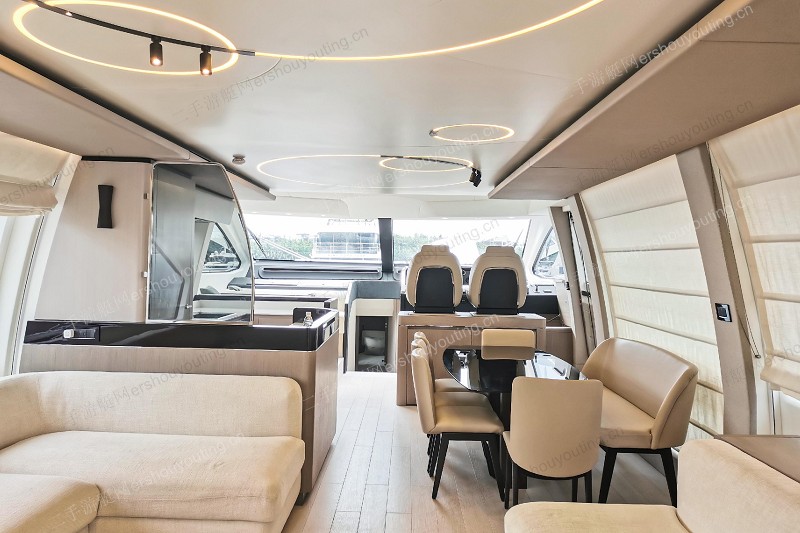 Azimut 72
