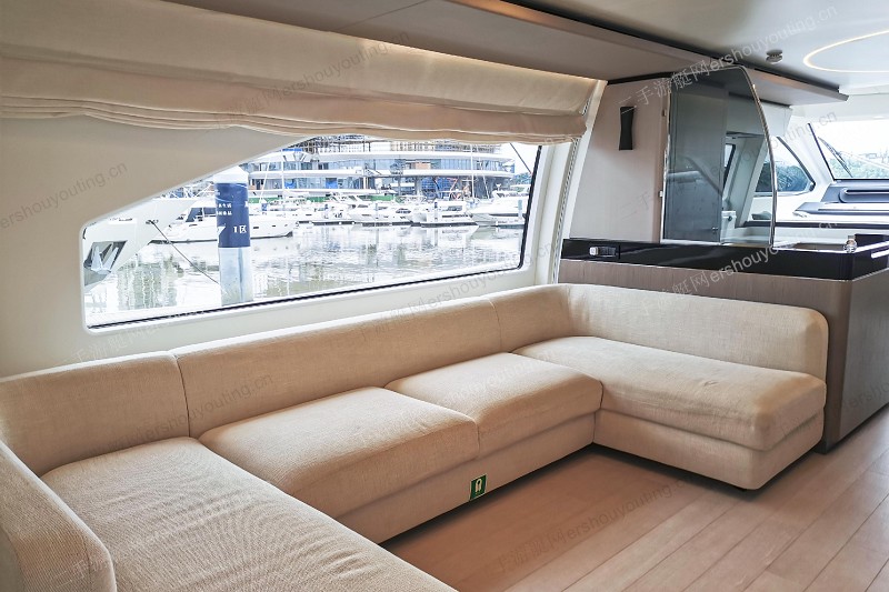 Azimut 72