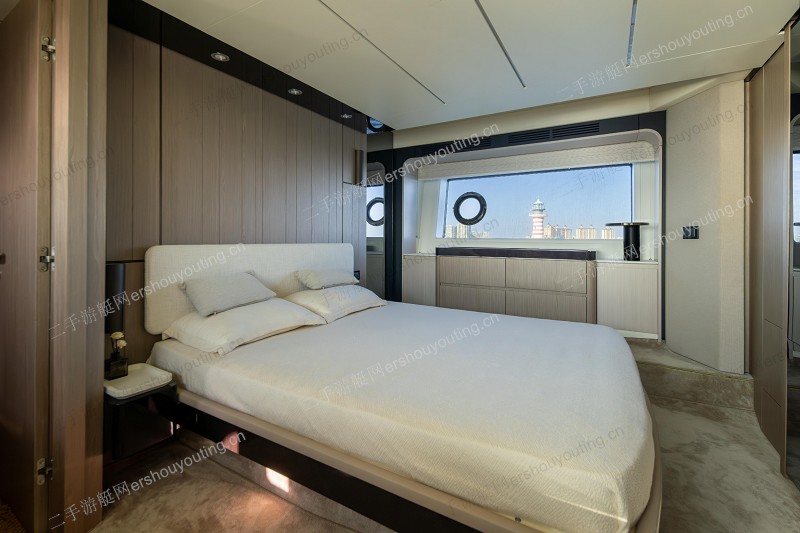 Azimut 72