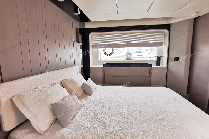 Azimut 72