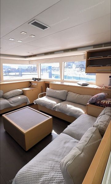 lagoon 560S2