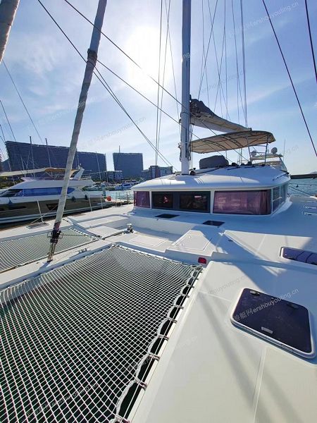 lagoon 560S2