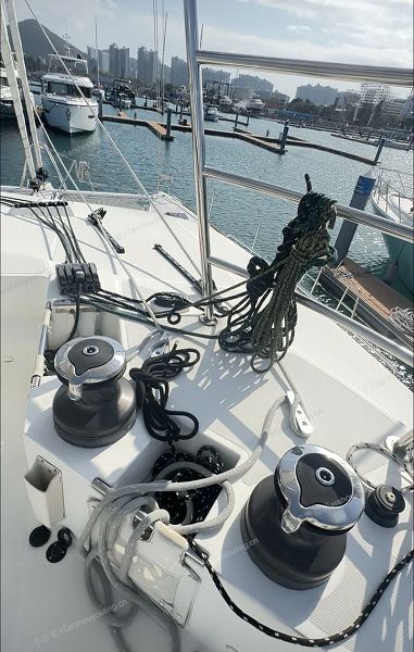 lagoon 560S2